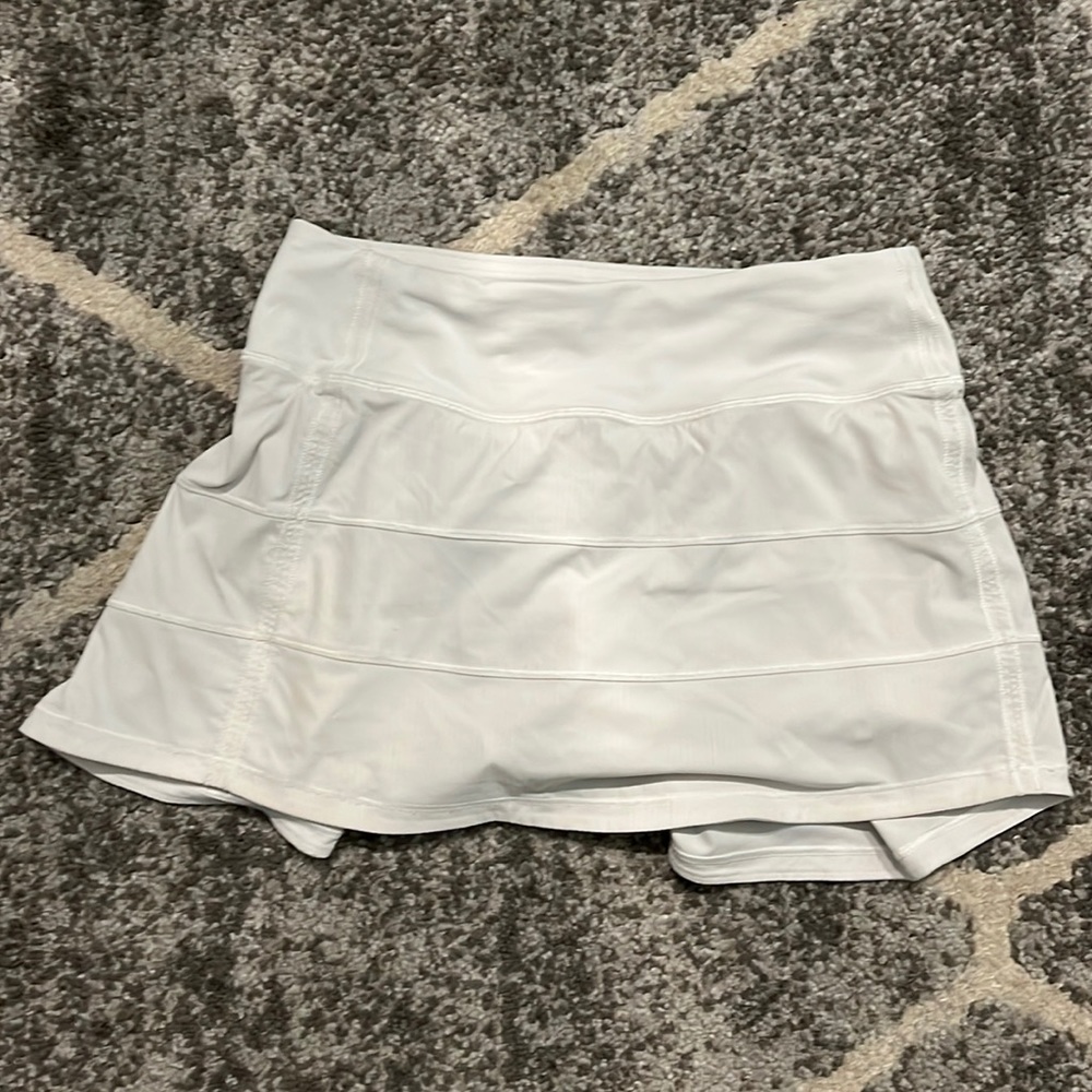 White lululemon pace rival mid-rise skirt size 2